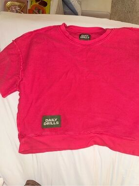 Daily Drills Short Sleeve Sweatshirt in Heart